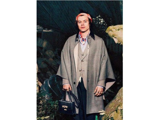Harry Styles protagoniza nueva campaña de Gucci, con cerdos y cisnes