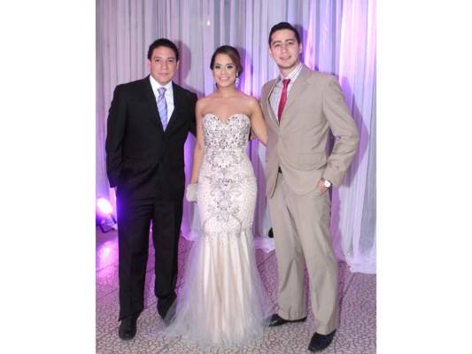 Stephanie Cordón y Fuad Hawit se casan  