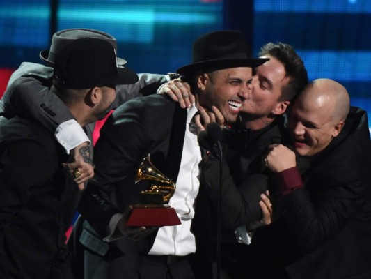 Nicky Jam & Enrique Iglesias se llevaron el Grammy Latino a Mejor Actuación Urbana por 'El Perdón'