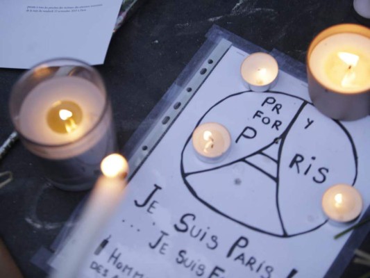Expresiones de solidaridad y cariño tras los ataques terroristas en París