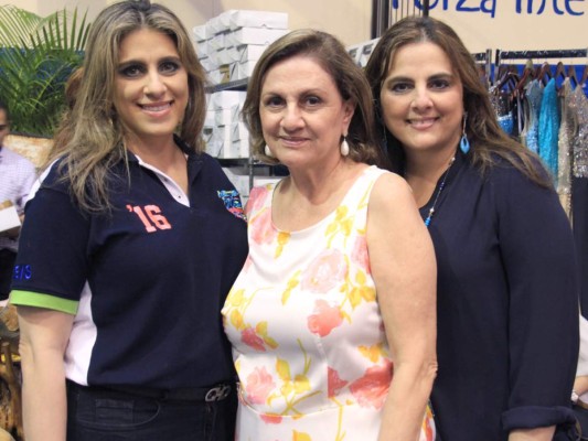 Trunk show 'Seasons Trends' de la Escuela Internacional Sampedrana