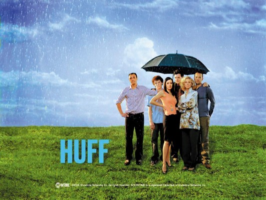 Uno de sus placeres es sentarse, con pop corn en mano, a ver Huff, su serie favoritaSu