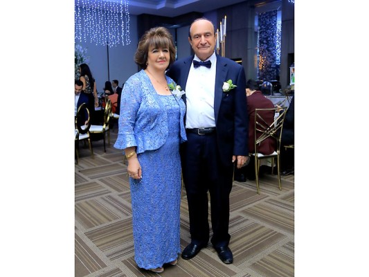 Bechir Bendeck y Lilian Pineda celebran boda religiosa