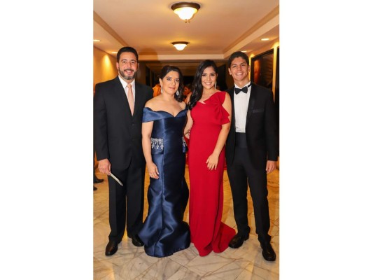 Jorge, Alejandra, Emily y Jorge Mahomar