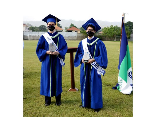 Gradución para los seniors de la Santa María del Valle