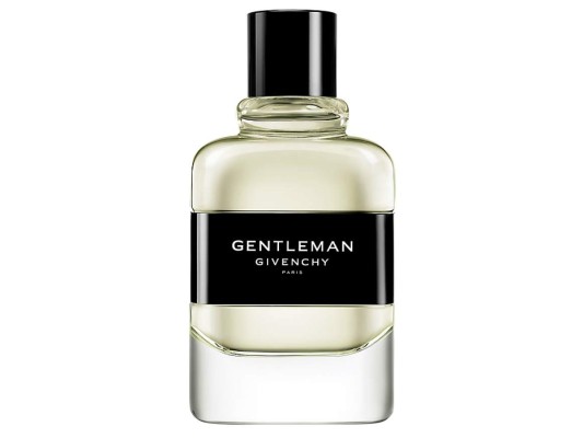 GENTLEMAN EAU DE TOILETTE by GIVENCHY. Un atrevido Eau de Toilette para un hombre con la suficiente seguridad en sí mismo como para ser un gentleman. Este perfume desvela en primer lugar la frescura de una pera mordaz, aderezada con cardamomo en unas notas de fondo de lavanda.