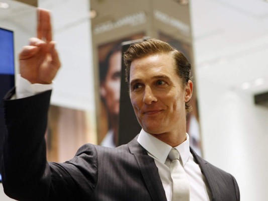 10. Matthew McConaughey<br/>Matthew McConaughey pasó sus vacaciones en San Juan del Sur de fiesta en fiesta y coqueteando con tantas chicas pudo. Cuando el New York Daily le preguntó sobre sus actividades, esta fue su respuesta.<br/>“¿Borracho? Absolutamente. Nicaragua es un lugar hermoso, olas épicas, el mejor surf que he visto. Y sí todavía estoy buscando mi sandalia izquierda. Así que si alguien la encuentra por favor envíenla. Hay una recompensa.”