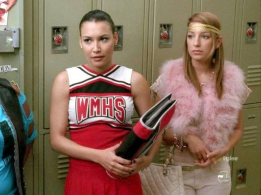 La actriz Vanessa Lengies quien participó en dos de las temporadas de la serie escribió un mensaje diciendo ''Tanto dolor hoy, agradecida por nuestra conexión y amor. Abrazos fuertes a todos. Familia para toda la vida''<br/>