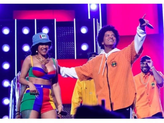 Cardi B se retira de la gira de Bruno Mars