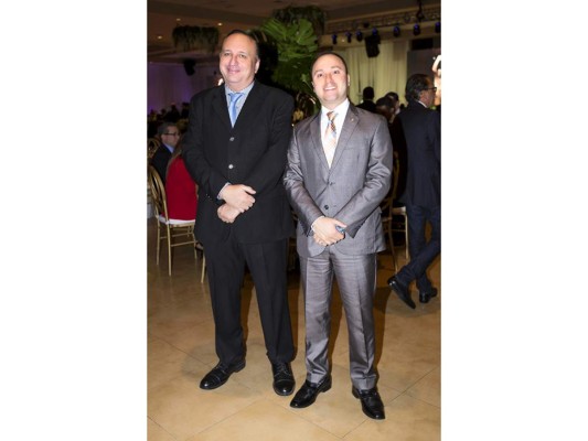 Camilo Kafati recibe homenaje El Forjador 2017  