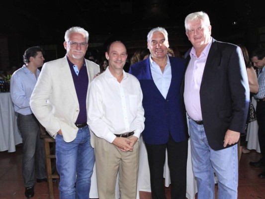 Alegre despedida para Boyce Lloyd  