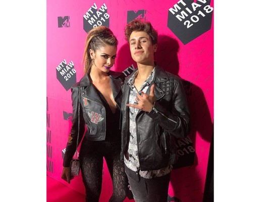 Laura Spoya y Juanpa Zurita