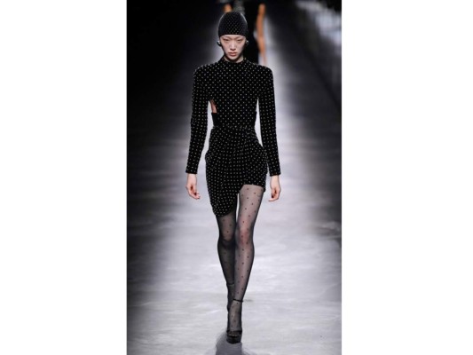 El impresionante desfile de Saint Laurent en Paris Fashion Week 2019