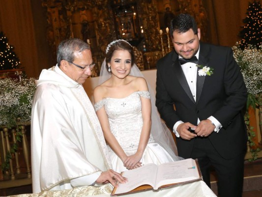 Ceremonia religiosa de Jennifer Andara y Alexandros Dicoulis