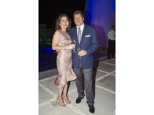 Gustavo Robelo y Andrea Interiano celebran su boda civil