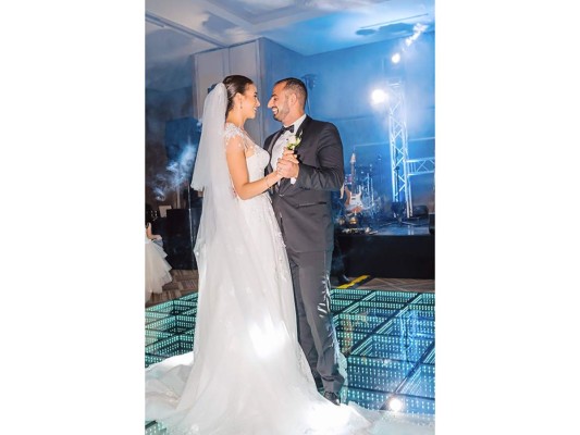 Juan Carlos Handal y Yazmin Janania celebran su boda  