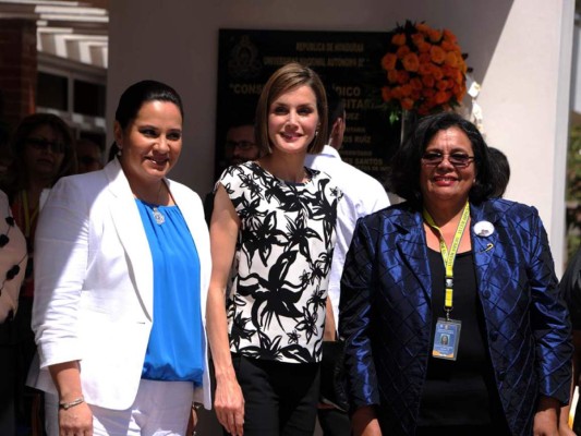 Reina Letizia visita la Universidad Nacional Autónoma de Honduras