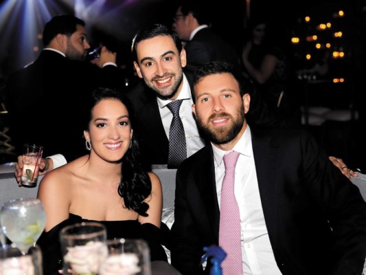 Anaelena y Quique Lacayo con Luis Alfredo Velásquez
