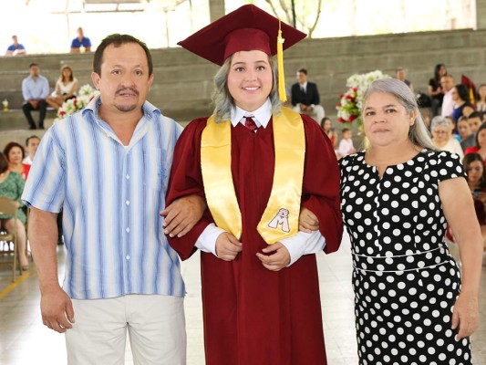 Entrega de títulos de Mayan School I parte
