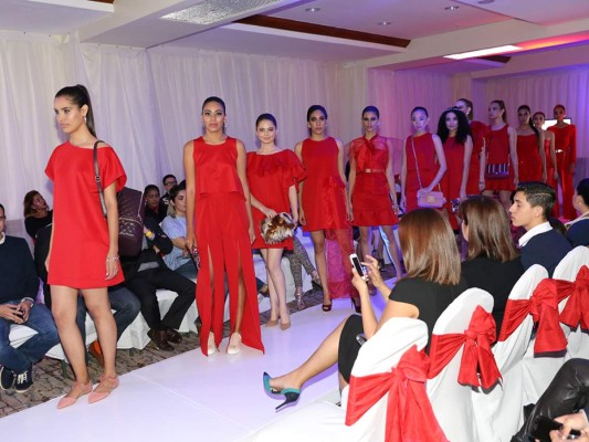 BeautyBook celebra su primer año con exclusiva pasarela