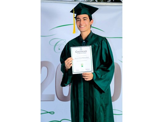 La graduación de DelCampo School