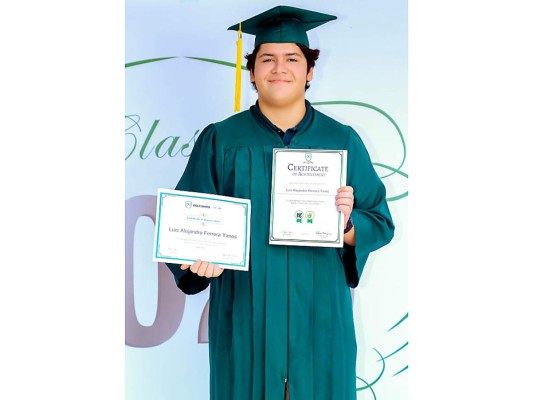 La graduación de DelCampo School