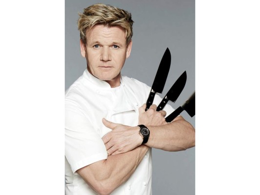 El chef Gordon Ramsay, nació en Escocia, dentro del Reino Unido y se caracteriza porque sus platos se ven limpios, sencillos pero llenos de profesionalismo a la vez.