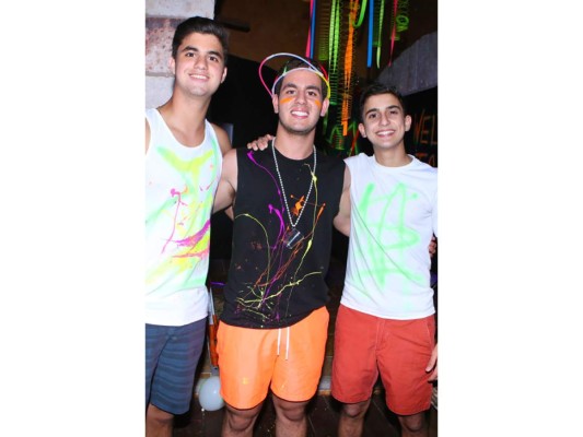 Neon Party por una noble causa