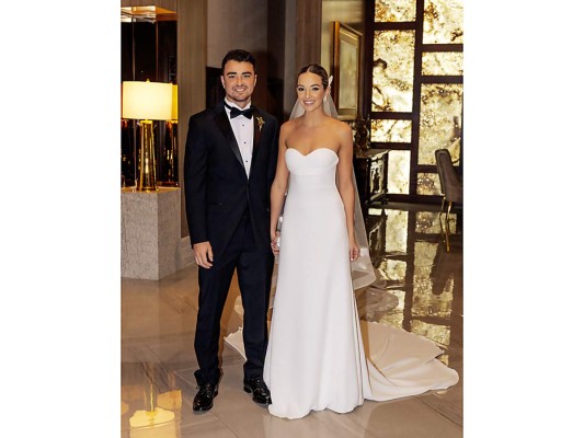 Constantino Barletta y Rebecca Bendeck celebran por su amor