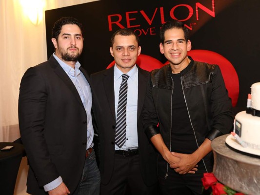 Jose Osorio, Luis Durón y Enmanuel Girón en la fiesta de aniversario de BeautyBook