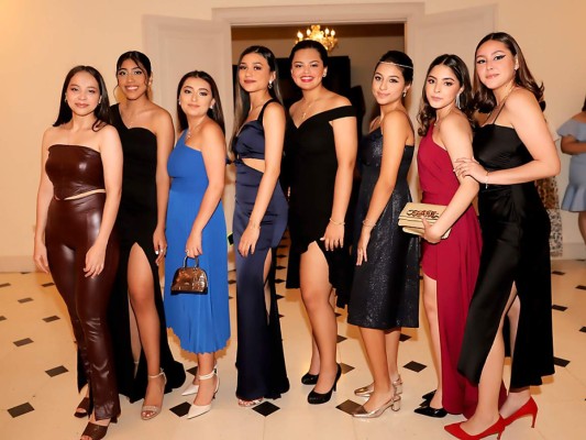 Marcela Portillo, Melanie Ramírez, Paulina Flores, Andrea Aceituno, María José Ordoñez, Gabriela Moncada, María Fernanda Lanza, Sofía Martell