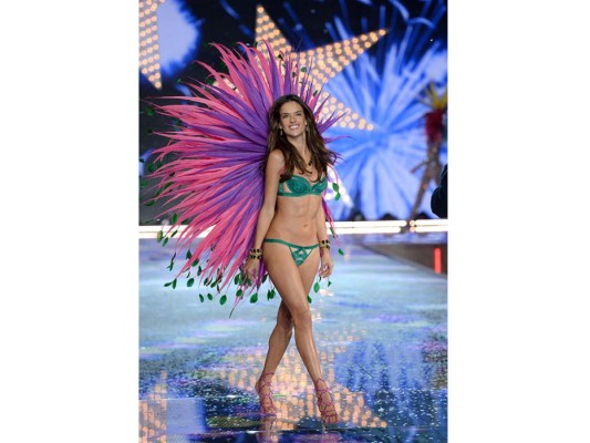 En imágenes, Victoria's Secret Fashion Show 2015