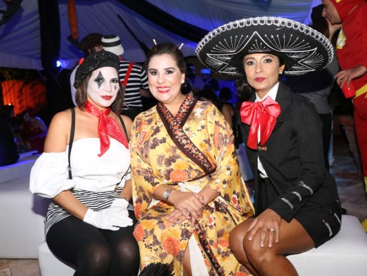 Divertida fiesta de disfraces en casa de Ana Margarita Morales