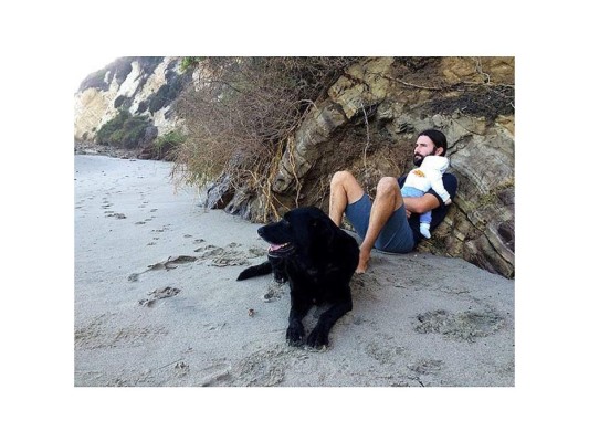 Brandon Jenner junto a su hija Eva