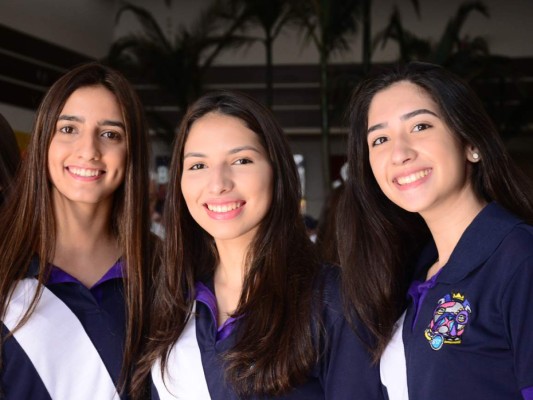 Senior entrance de la Escuela Internacional Sampedrana