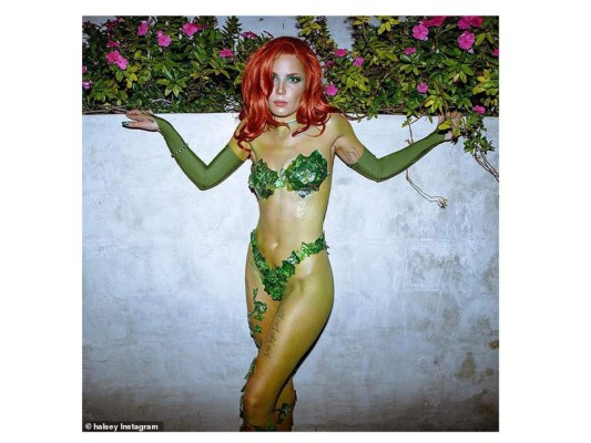 Halsey como Poison Ivy