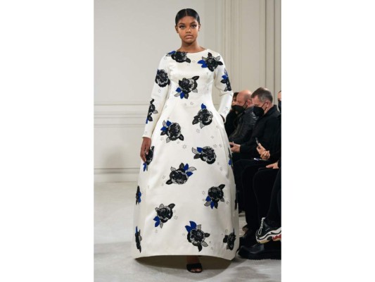 Valentino presenta colección Alta Costura Primavera-Verano 2022