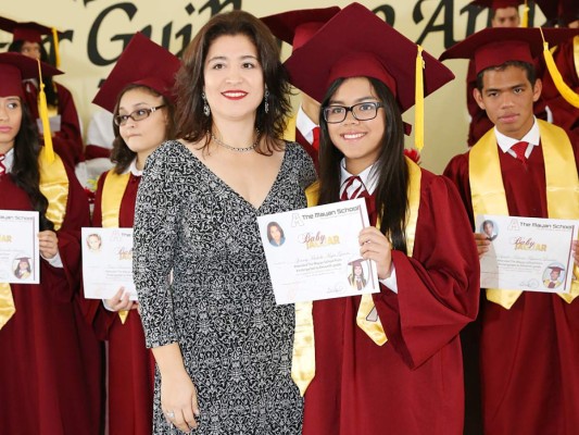 Entrega de títulos de Mayan School II parte