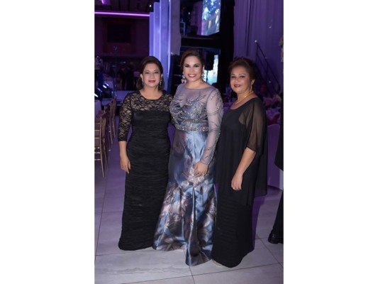 Guillermo Orellana y Giordanna Kafati festejan su boda