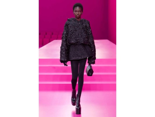 Valentino y su mundo color rosa: colección Otoño/Invierno 2022