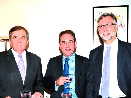 Coctel en residencia del embajador de Francia