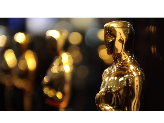 La tan esperada gala de los Oscar que premia a lo mejor de lo mejor de la industria cinematográfica mundial está prácticamente a la vuelta de la esquina; en esta ocasión el encargado de la conducción será el presentador de televisión Jimmy Kimmel, quien sustituirá al comediante y actor Chris Rock.