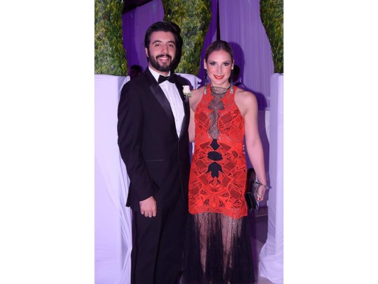 Guillermo Orellana y Giordanna Kafati festejan su boda