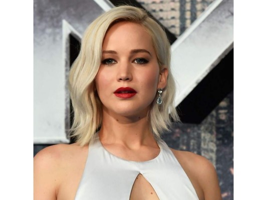 <br/>Jennifer Lawrence<br/>La actriz detalla cómo fue humillada durante una audición; ''Los productores de una película me pidieron que perdiese siete kilos en dos semanas. La productora me hizo desnudarme y ponerme en fila con otras cinco mujeres, más delgadas y también desnudas, y me dijo que tenía que utilizar las fotos de aquella sesión como inspiración para mi dieta. Cuando me quejé al productor, me contestó que no sabía por qué todos pensaban que estaba gorda si para él estaba perfectamente cogible'', expresó Lawrence.<br/>