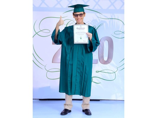 La graduación de DelCampo School