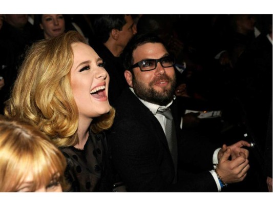 Durante muchos años, se les veía contentos. Simon siempre apoyó la música de Adele y no le importaba no estar en el foco mediático, ya que el protagonismo siempre era para ella.