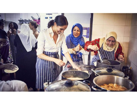 Meghan Markle se pone a cocinar por una buena causa