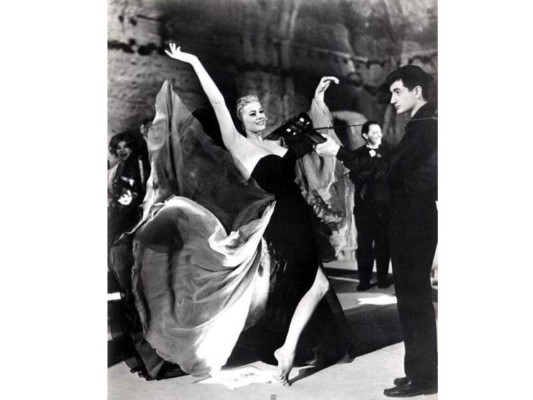 <br/>5. La Dolce Vita, una de las mejores películas de la historia <br/><br/>En 1960, La Dolce Vita logro que la industria italiana compitiera al nivel de Hollywood, convirtiéndola en una de las mejores películas de la historia. Sin embargo esta fue censurada en España durante la dictadura de Franco.