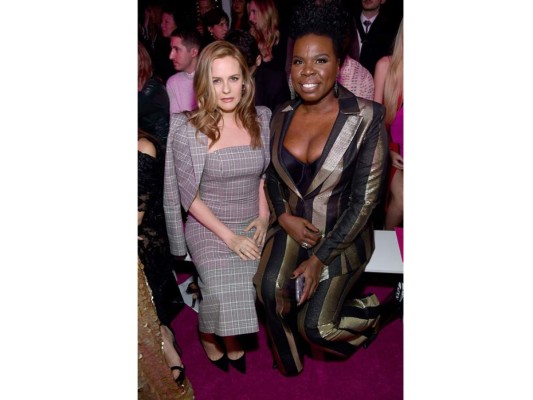 Alicia Silverstone y Leslie Jones en la pasarela de Christian Siriano
