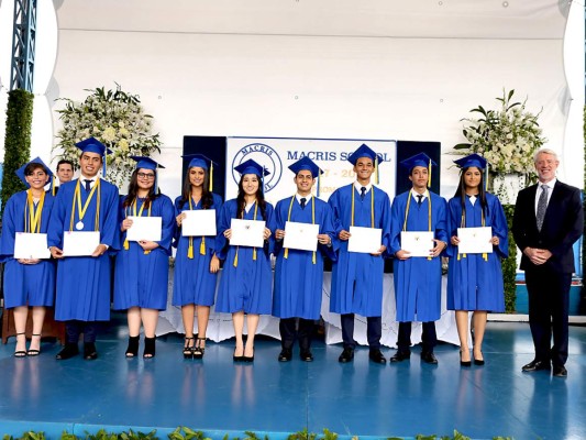 Entrega de títulos Macris School